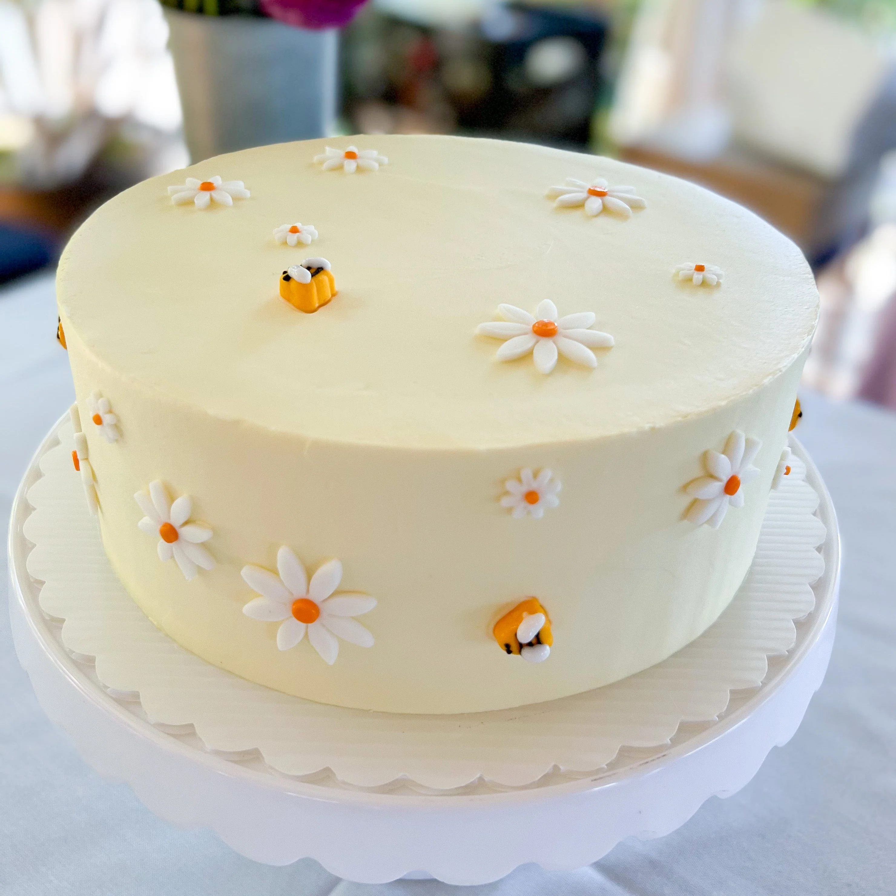 Baby Shower Honey Bee and Daisy Cake - Image 3