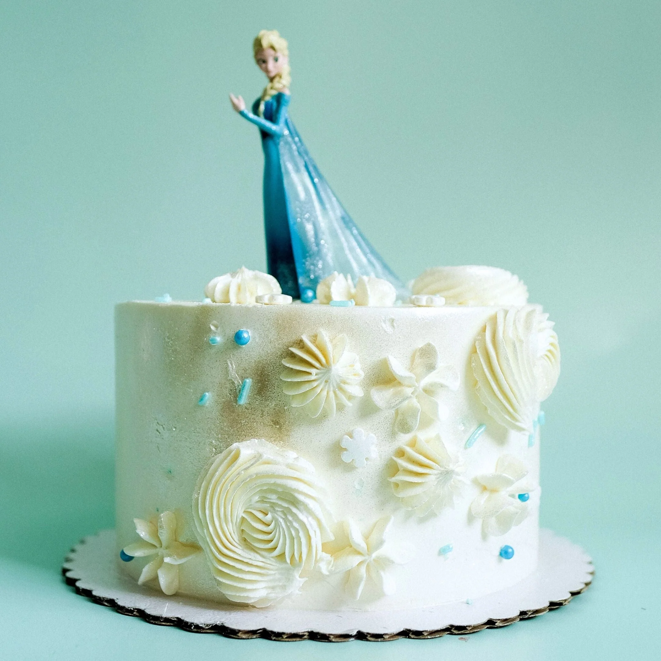 Elsa Frozen Cake - Image 2