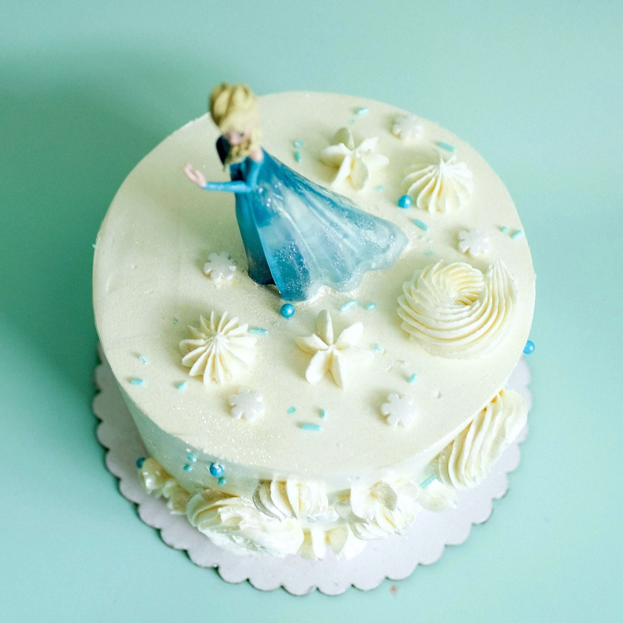 Elsa Frozen Cake - Image 4