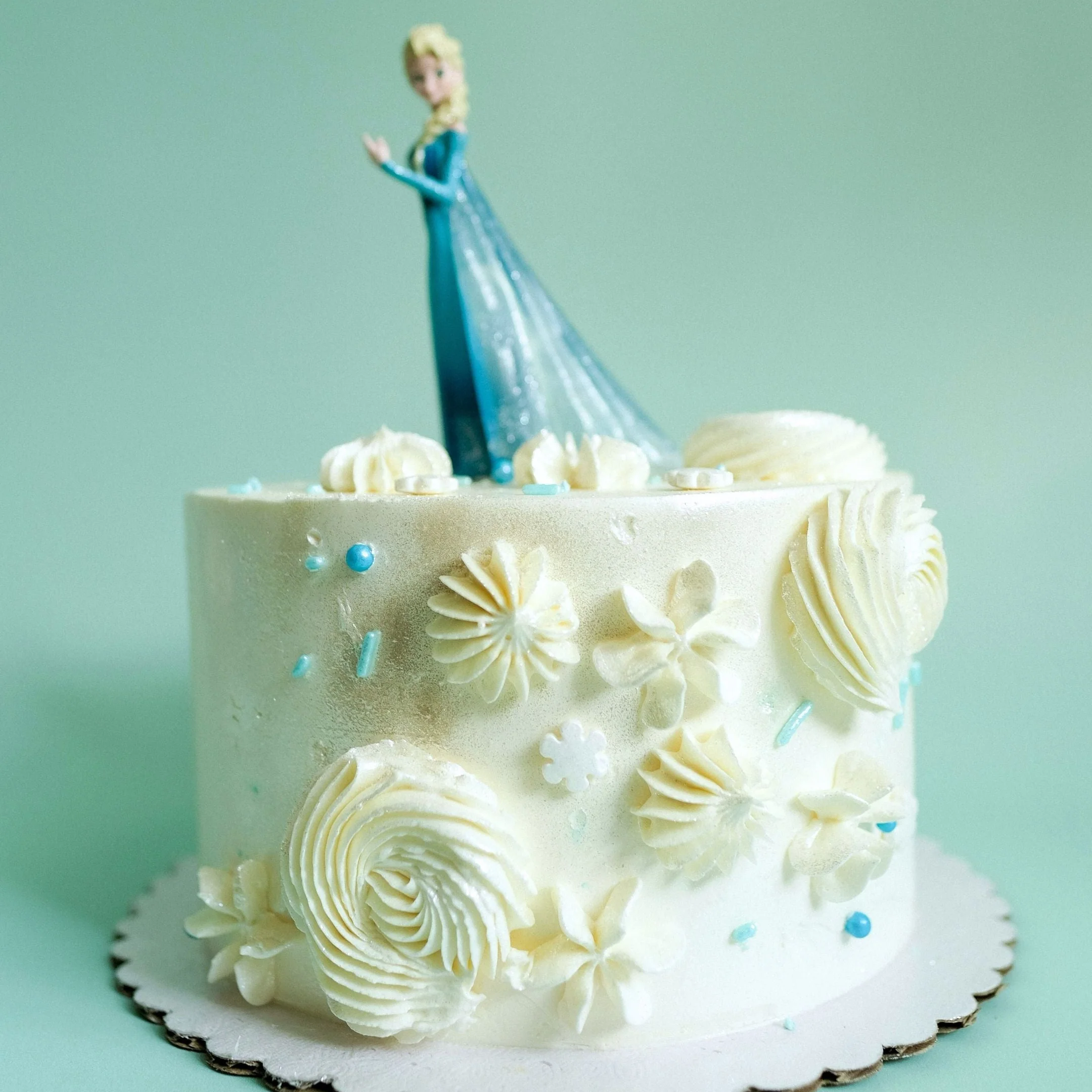 Elsa Frozen Cake - Image 5