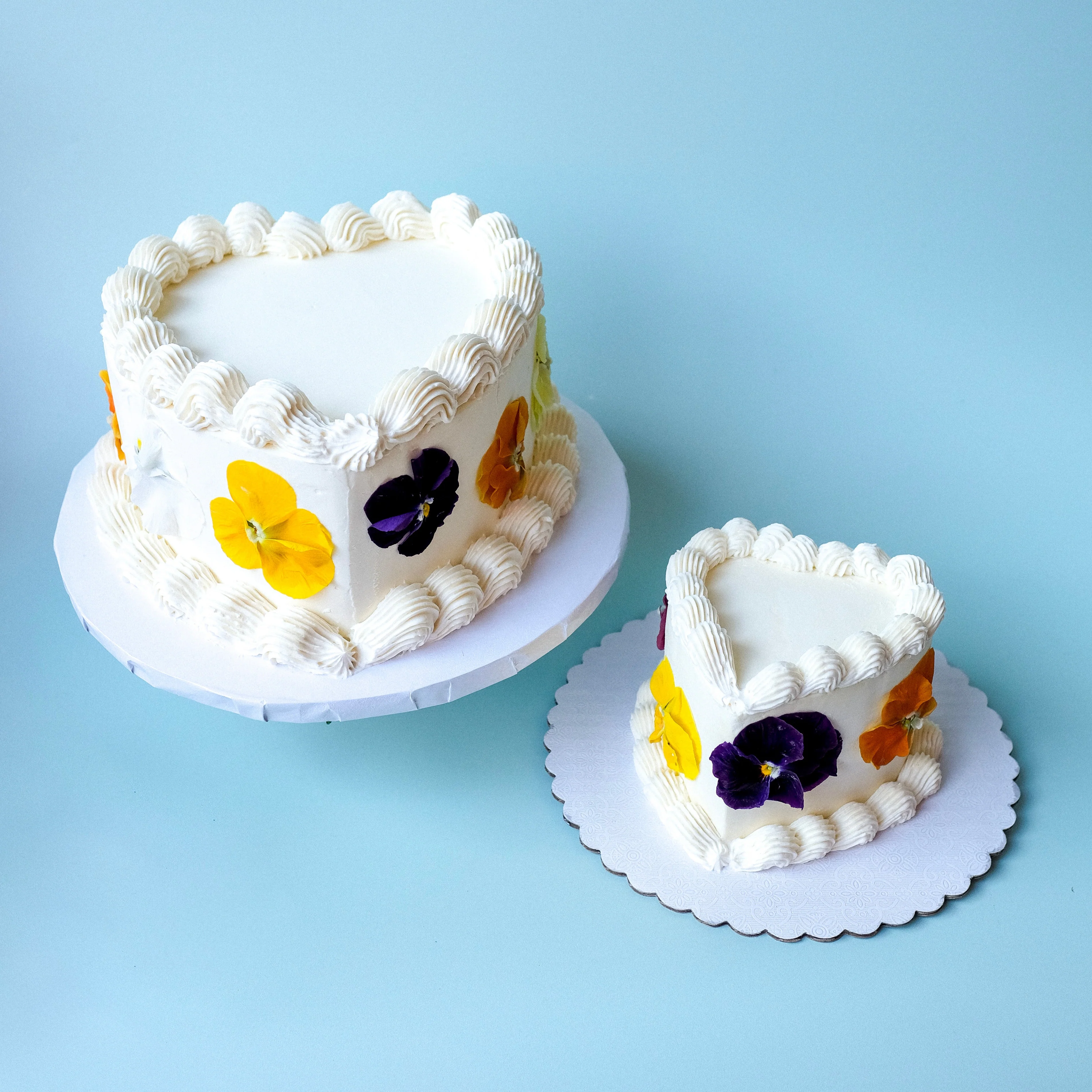 Flower Heart Cake - Image 2