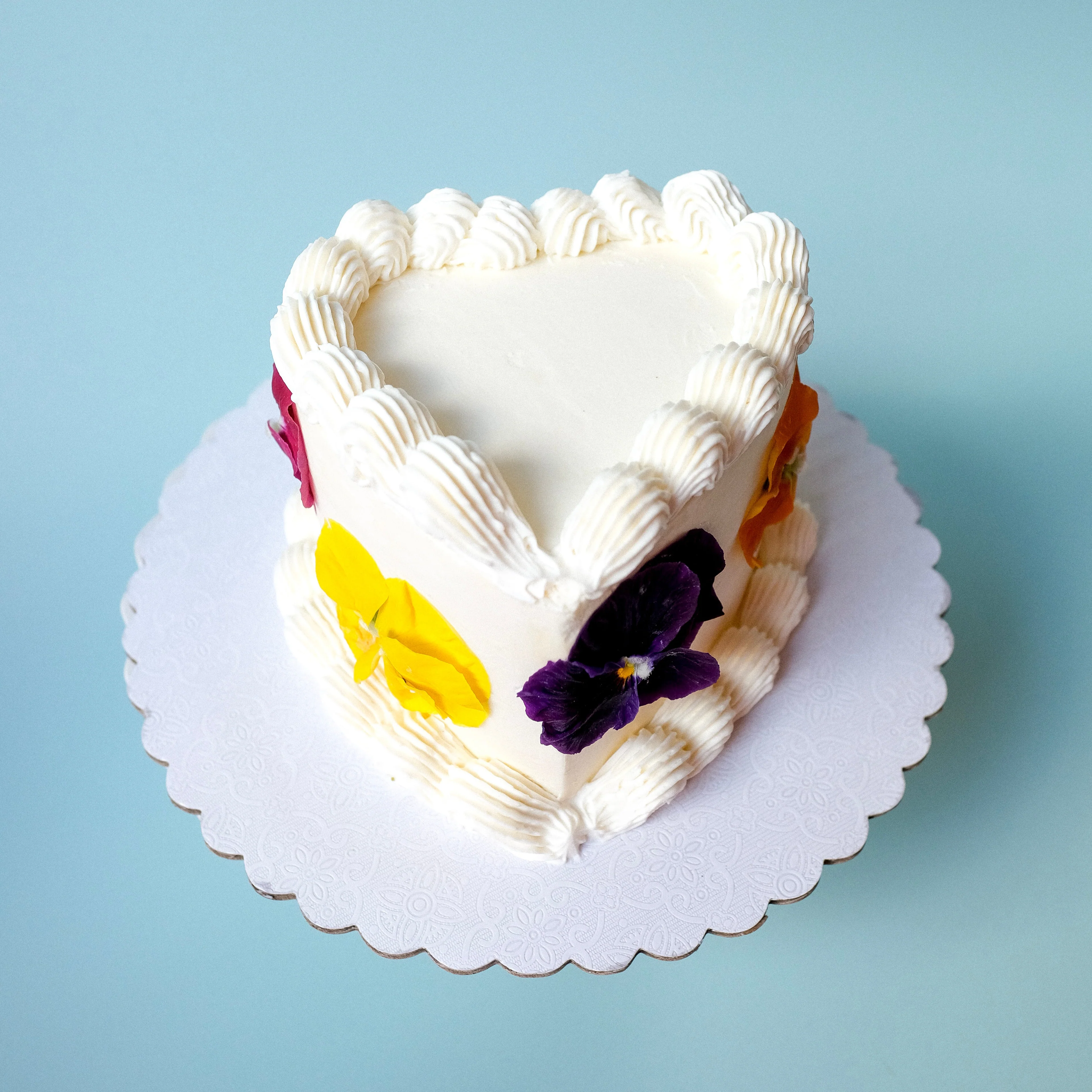Flower Heart Cake - Image 4