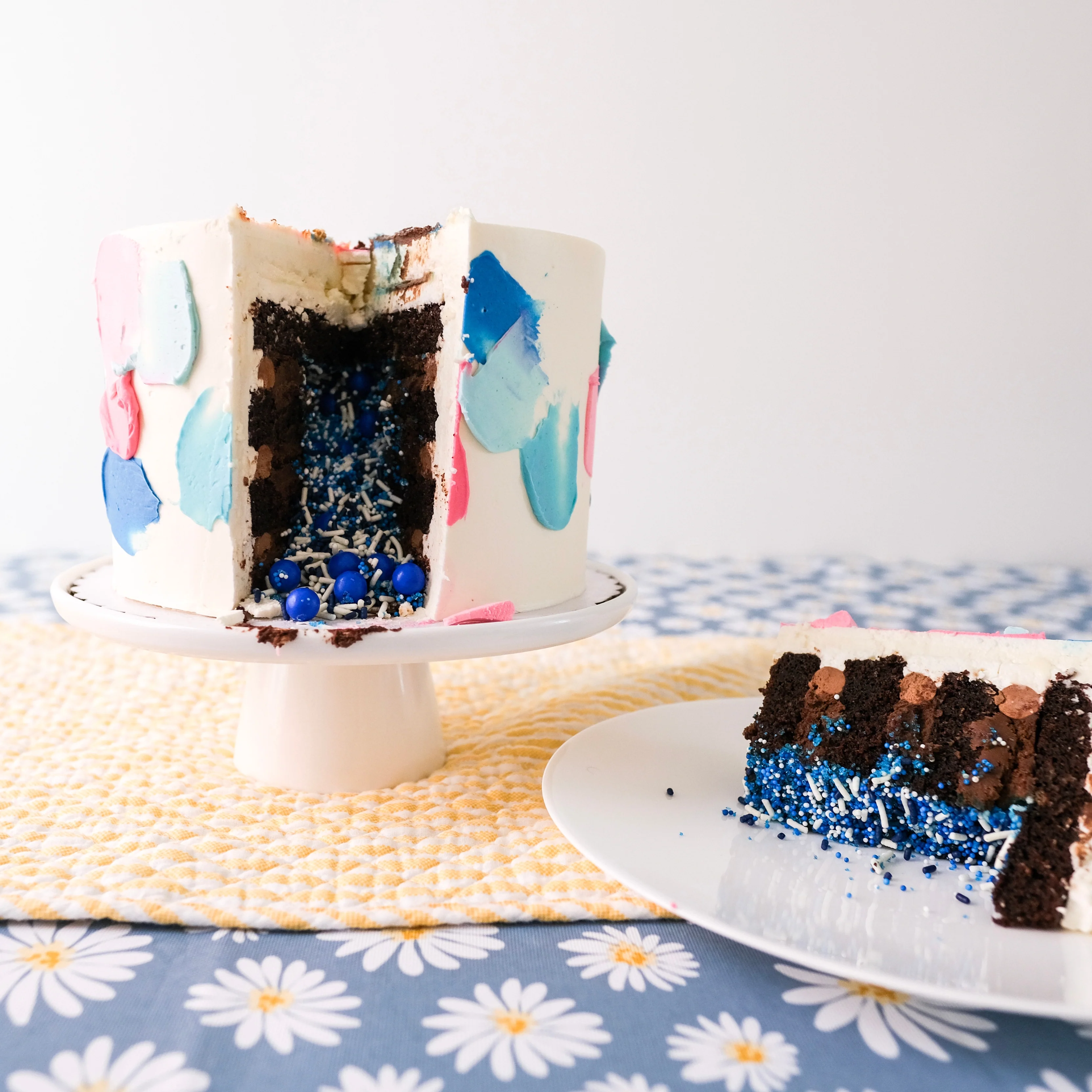 Gender Reveal Cake - Image 3