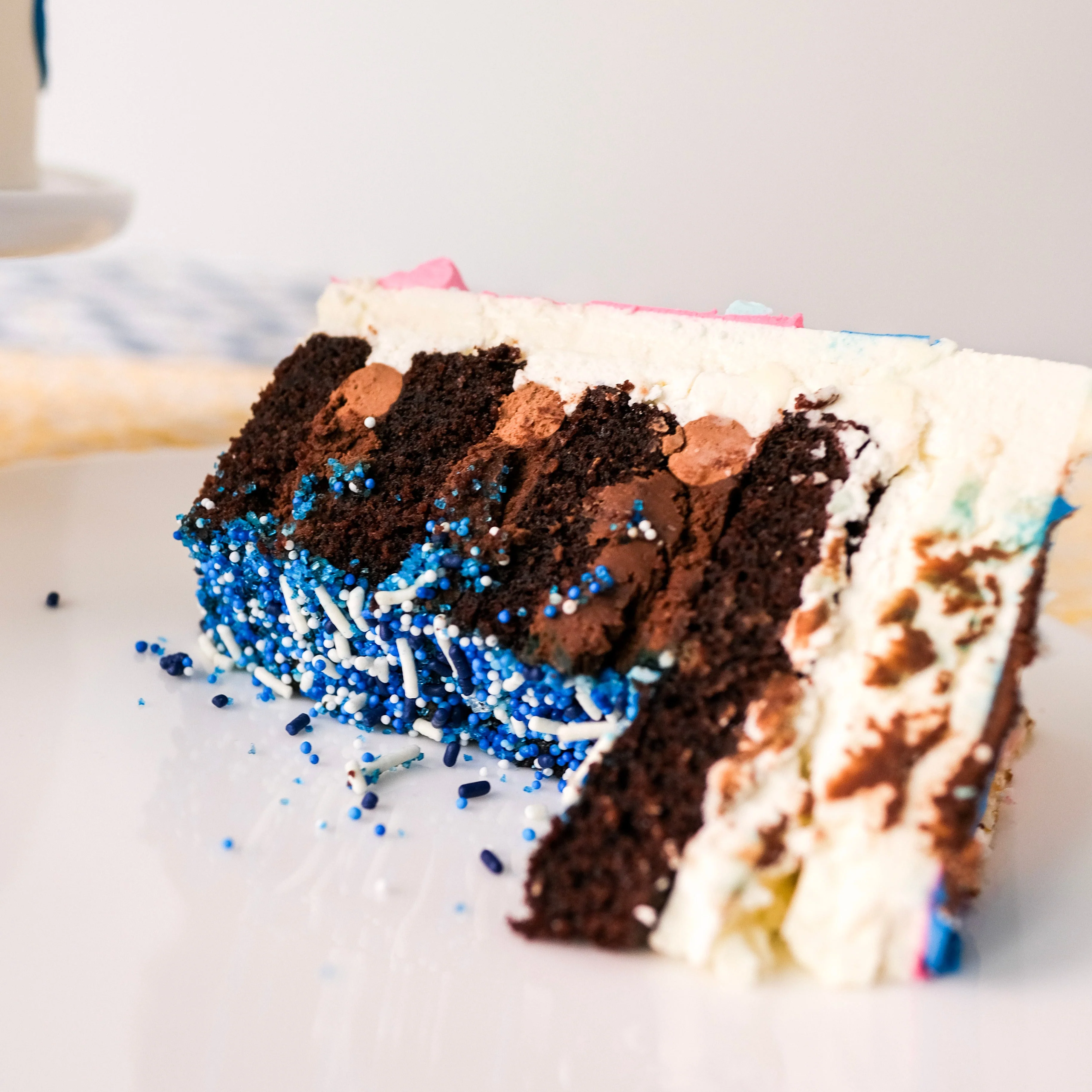 Gender Reveal Cake - Image 4