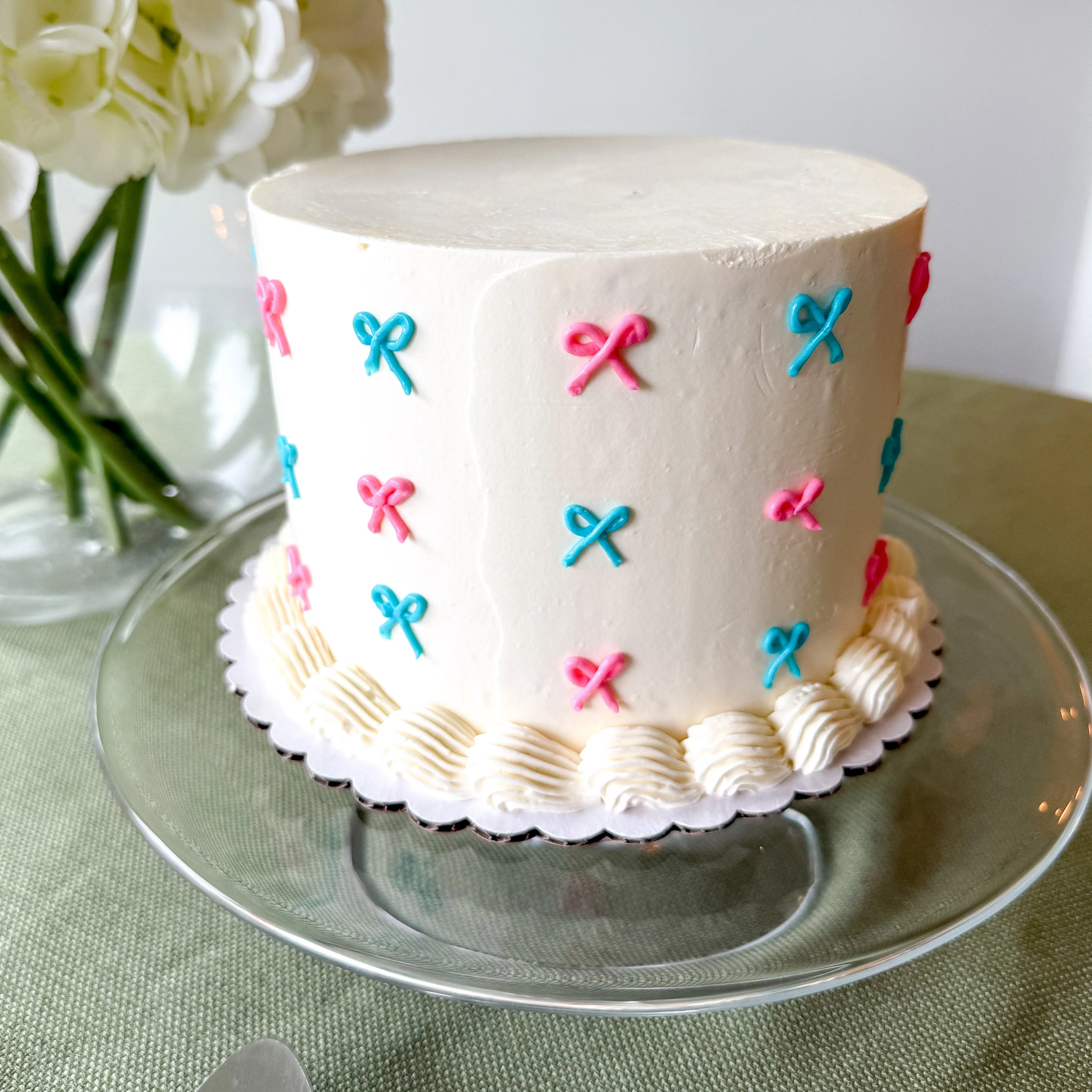 Gender Reveal Little Bow Cake