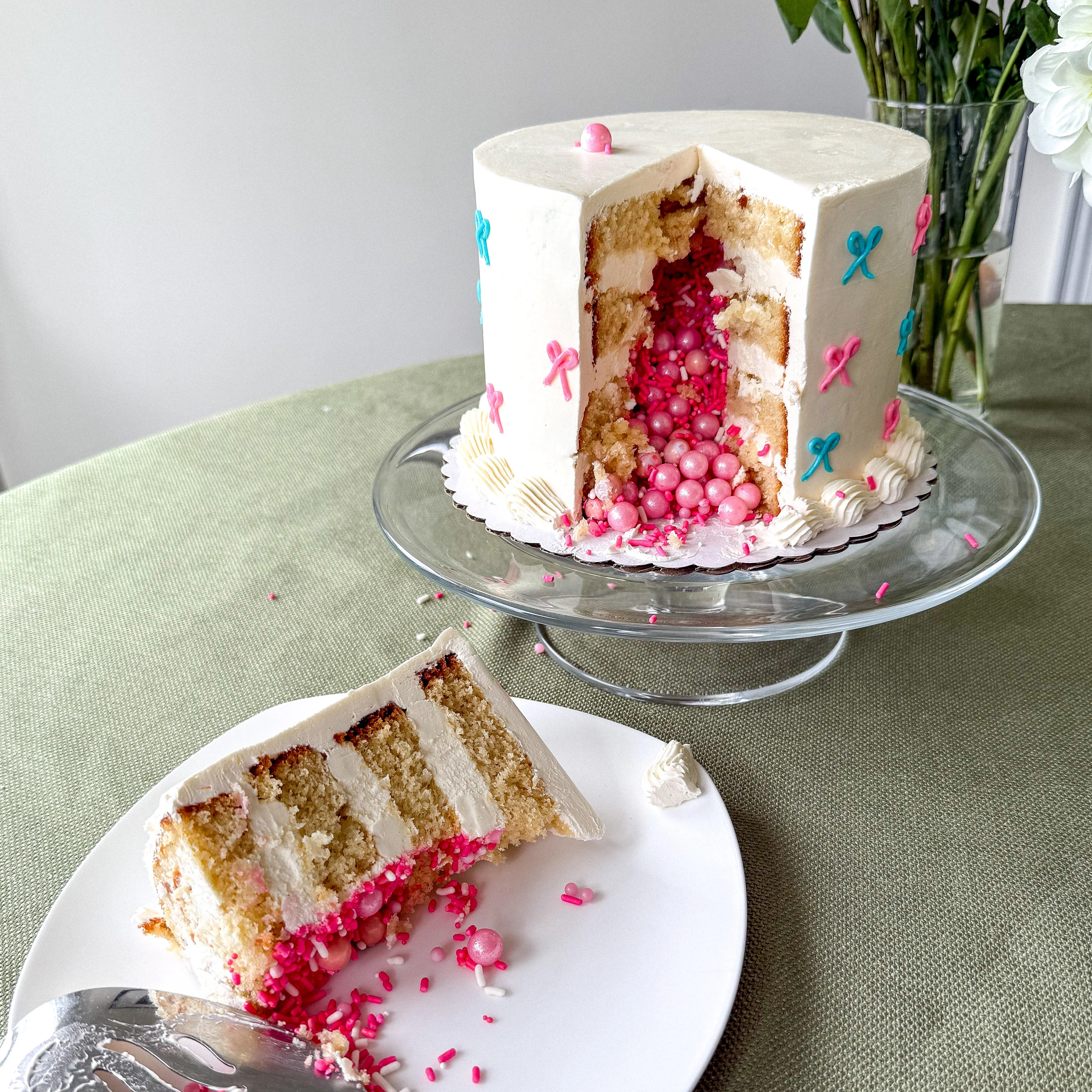 Gender Reveal Little Bow Cake - Image 2