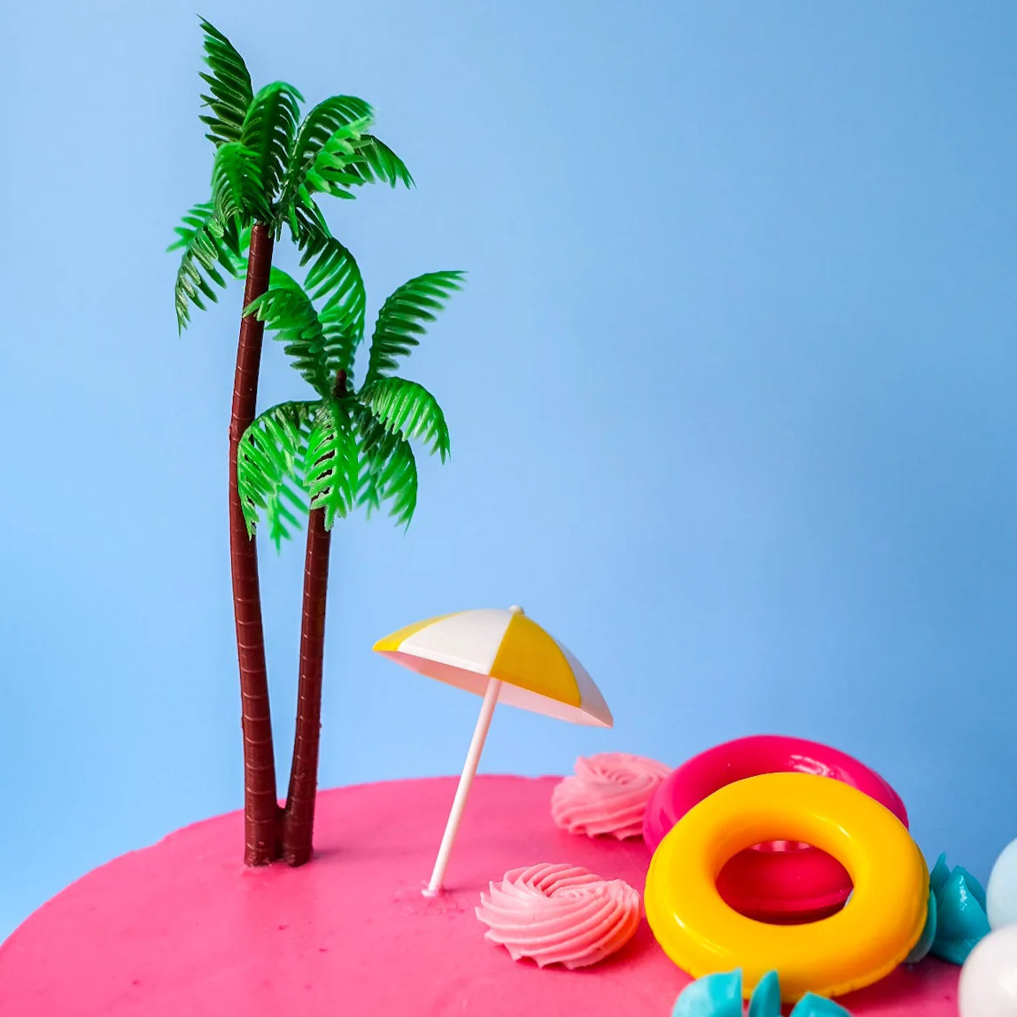 Malibu Barbie Cake - Image 4