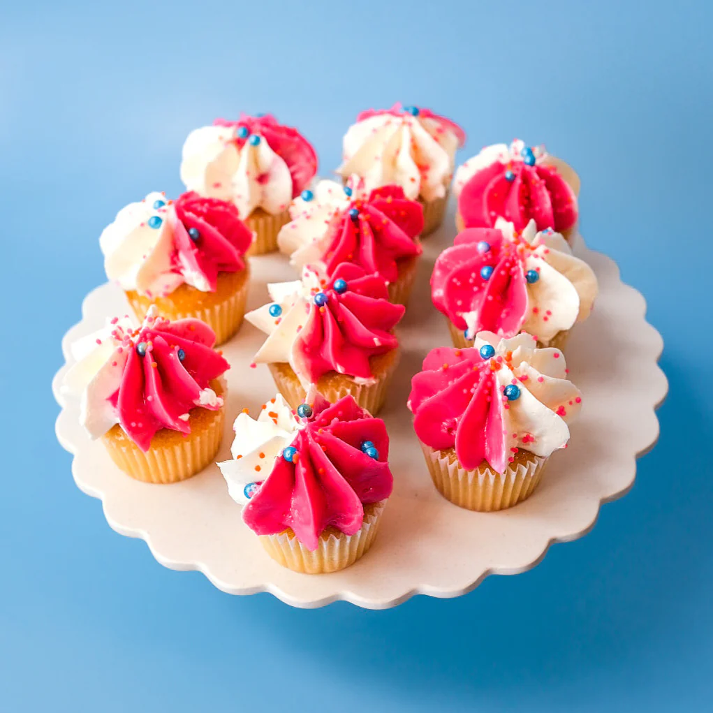Malibu Barbie Mini Cupcakes, box of 24 - Image 4
