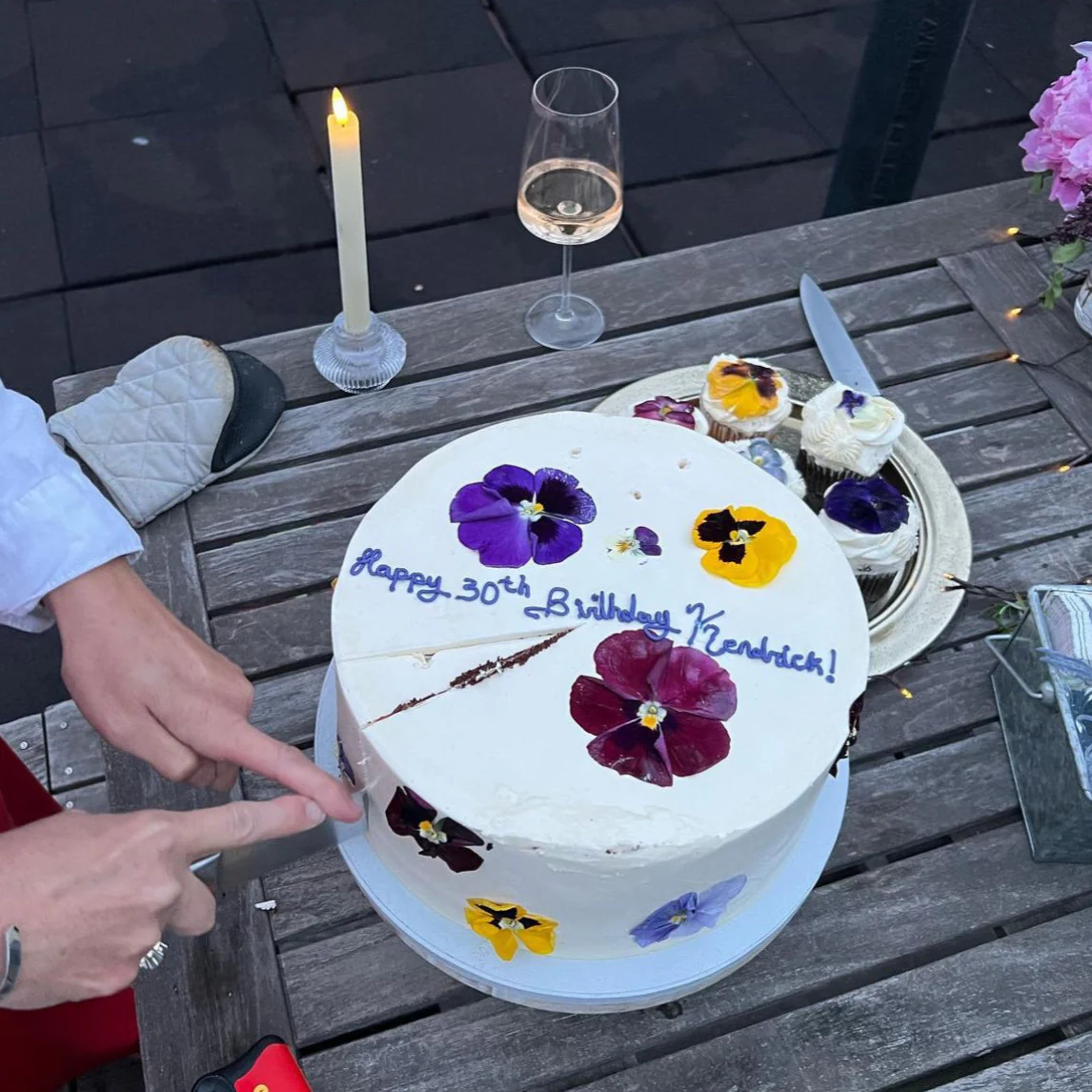 Flower Cake - Image 3