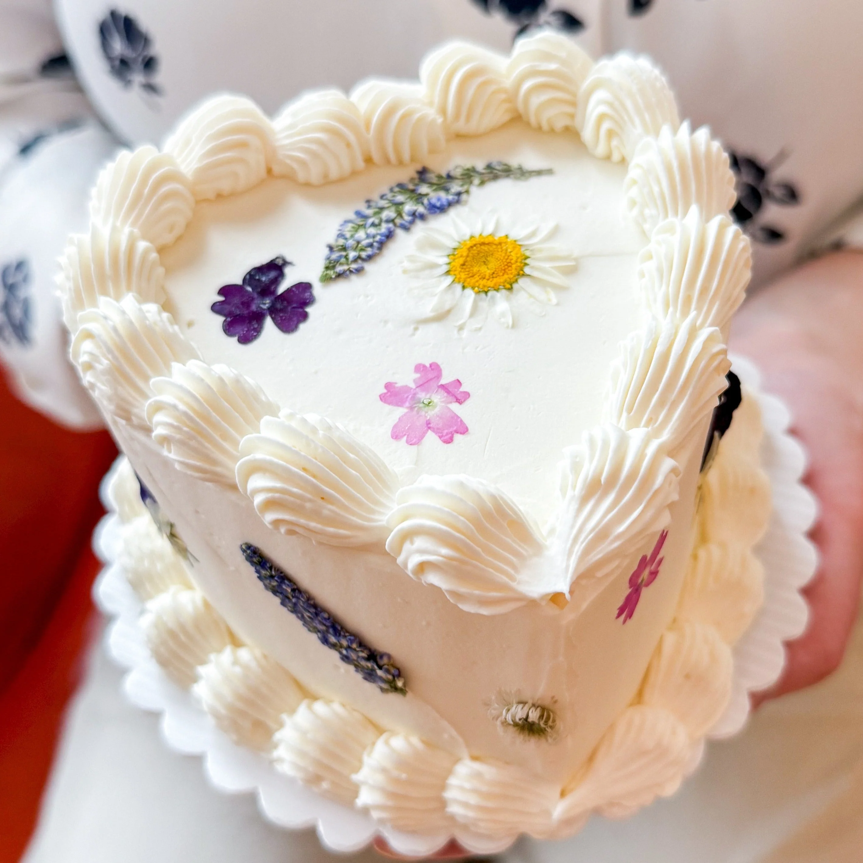 Mother's Day Mini Heart Flower Cake - Image 2
