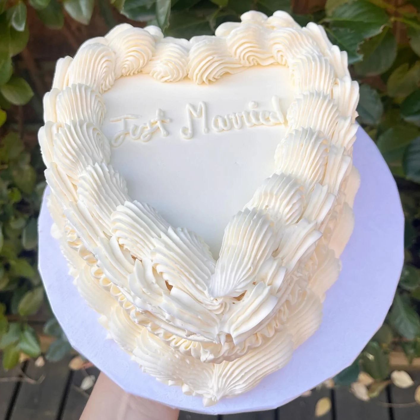 Vintage Style Ornate Heart Cake - Image 3