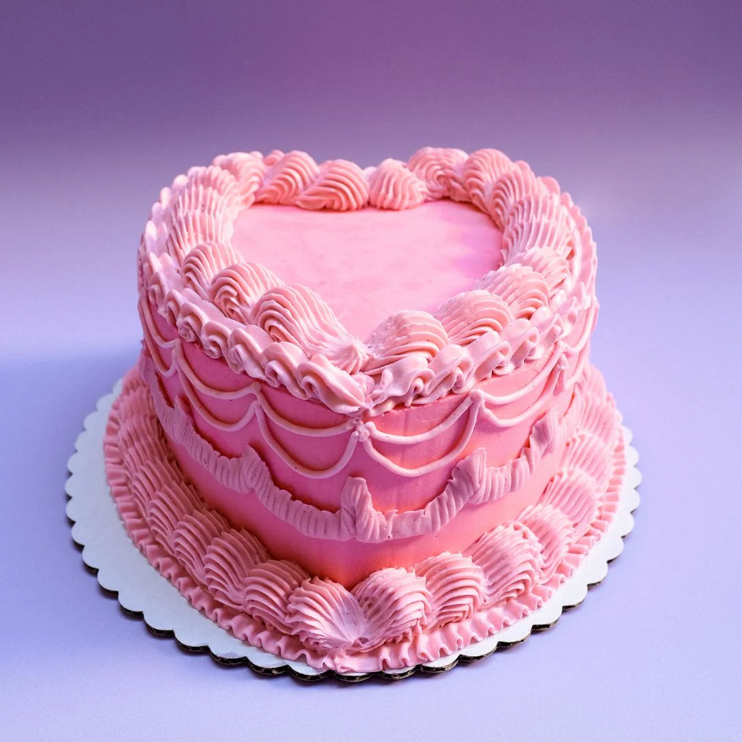 Vintage Style Ornate Heart Cake - Image 6