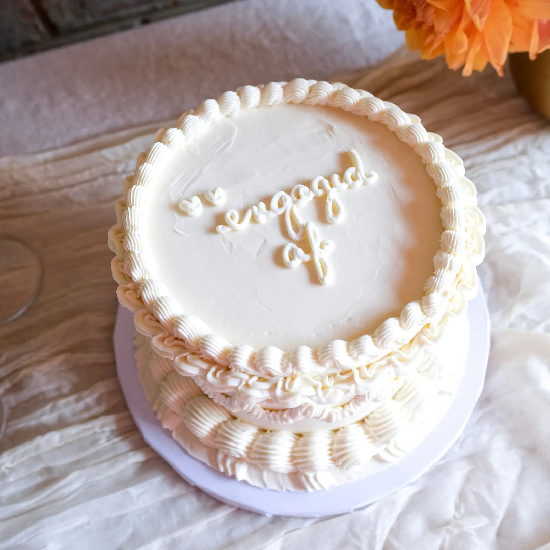 Vintage Ornate Cake - Image 3