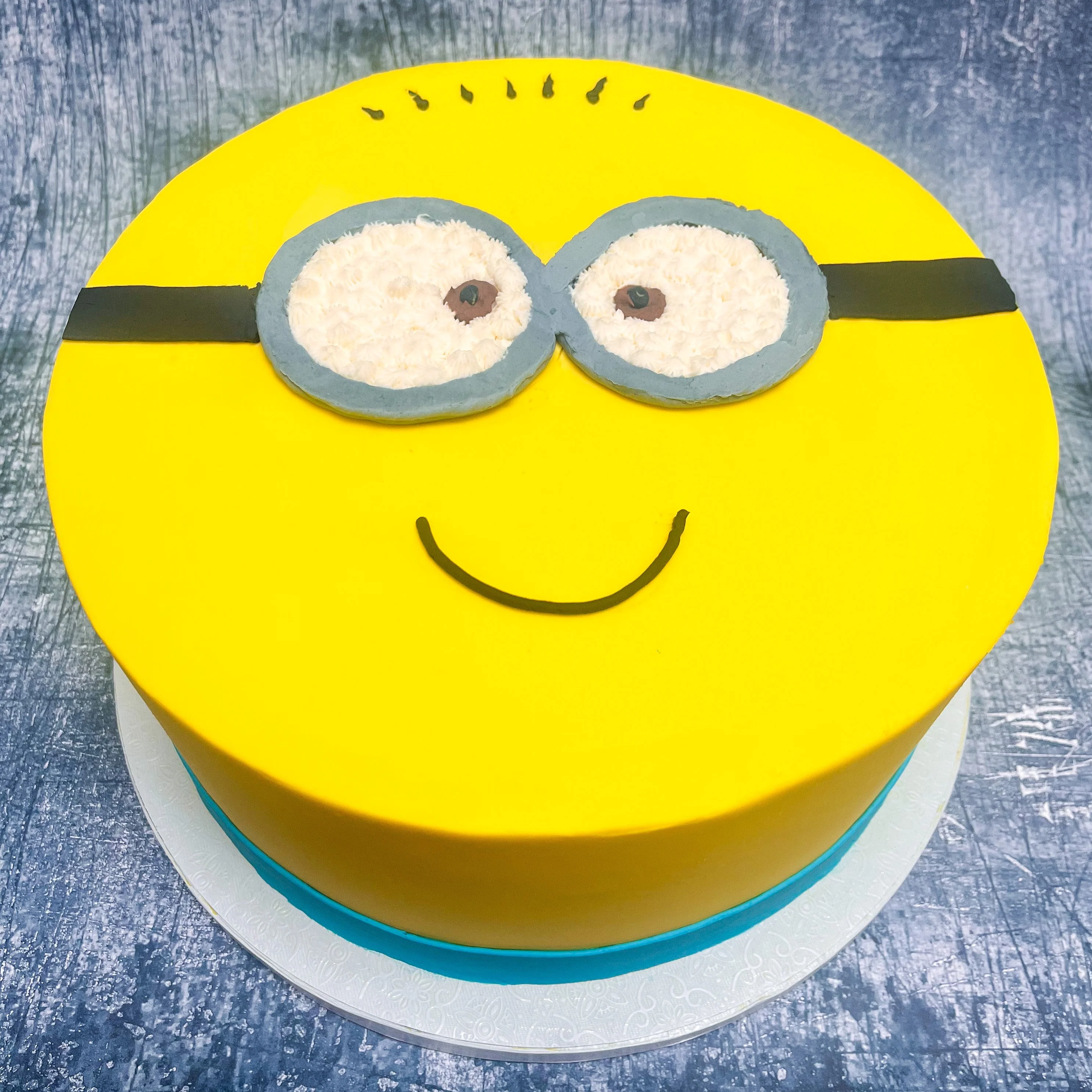 The Minion Cake