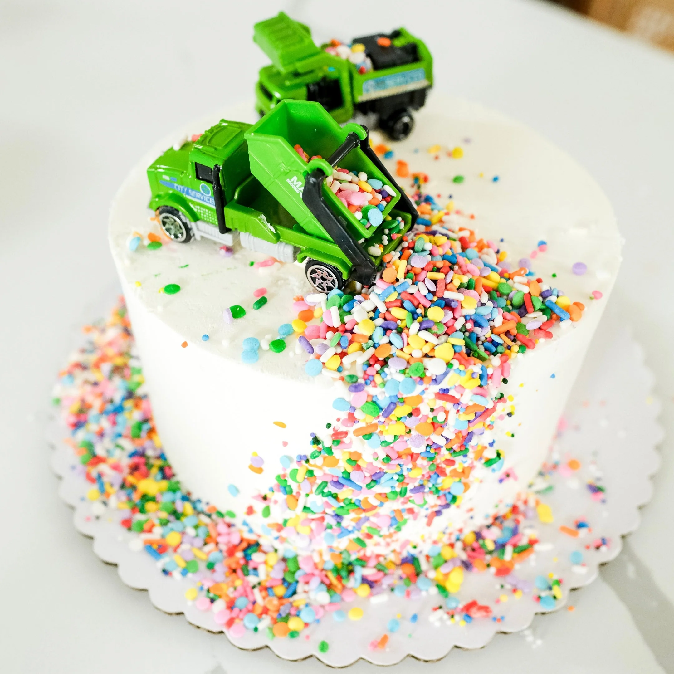 Trash Truck Cake - Image 4