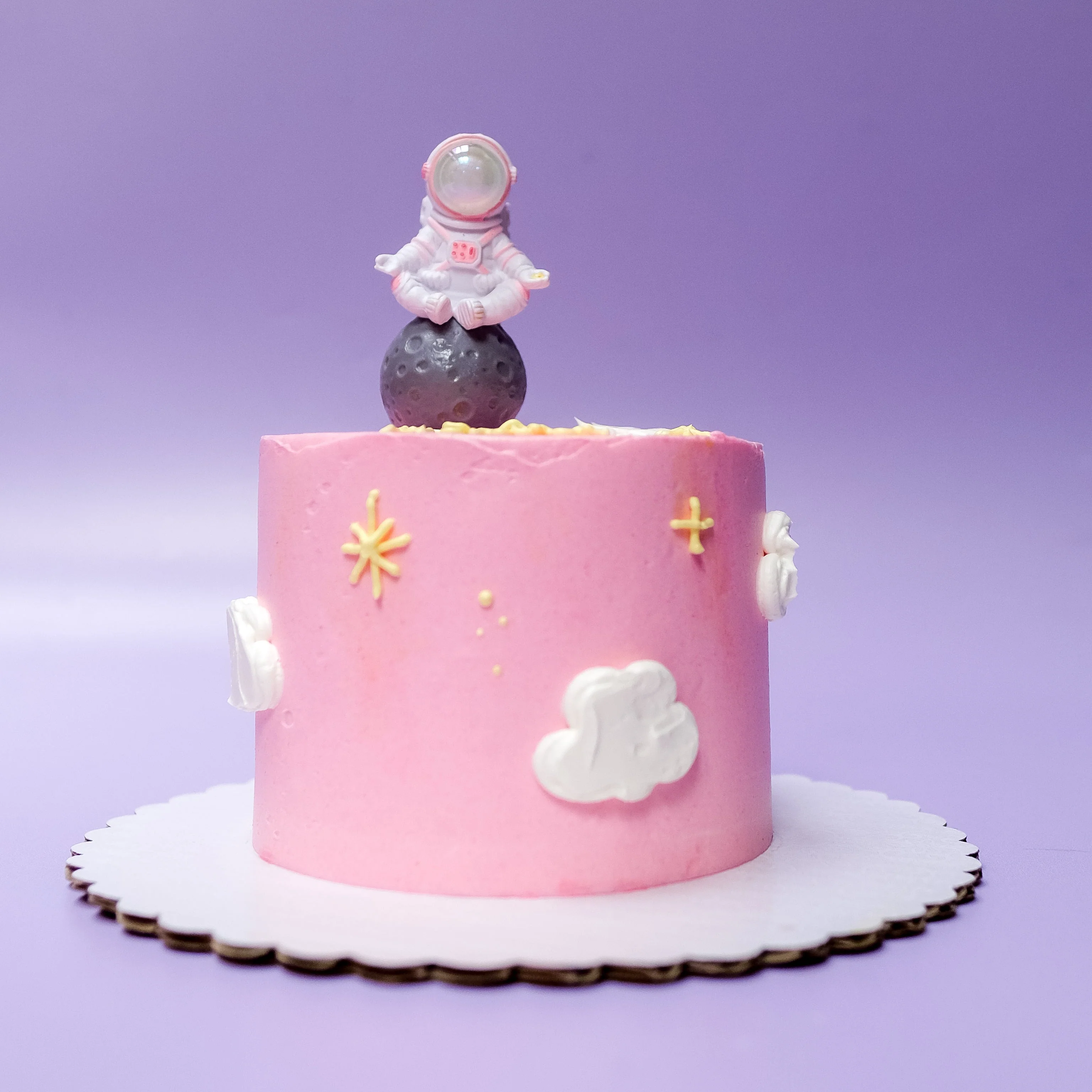 To The Moon Space Cake - Image 2